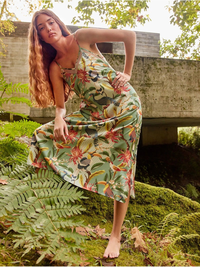 Camisón largo de tirantes finos estampado en tejido de satén Multicolor - Kiabi
