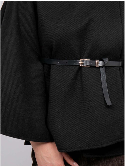Capa con cinturón, cuello alto y mangas acampanadas urolie - Kiabi Capa con cinturón, cuello alto y mangas acampanadas urolie - Kiabi