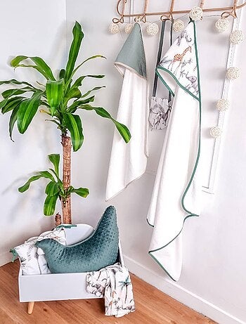 Capa de baño de algodón y fibras de bambú blanca, safari | SEVIRA KIDS