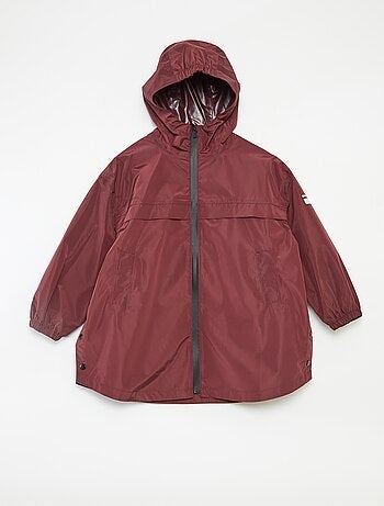 Capa de lluvia con capucha