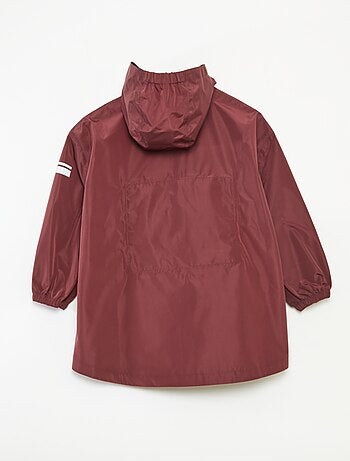 Capa de lluvia con capucha