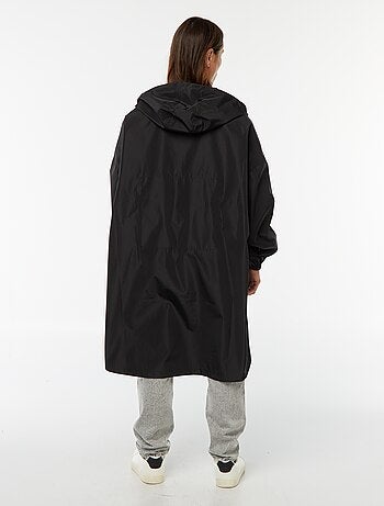 Capa de lluvia impermeable con capucha