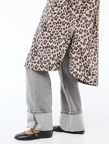 Capa de lluvia repelente al agua con capucha