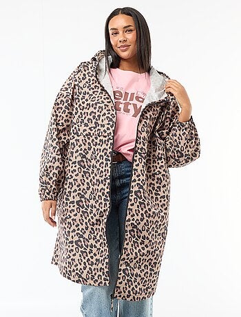 Capa de lluvia repelente al agua con capucha