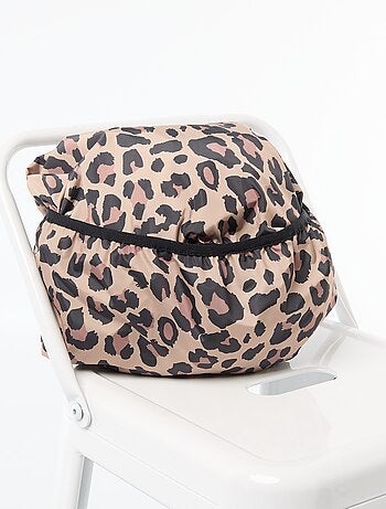 Capa de lluvia repelente al agua con capucha