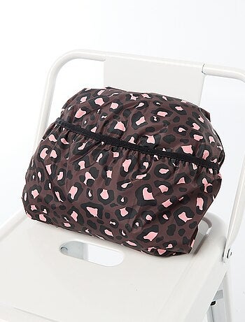 Capa de lluvia repelente al agua con capucha