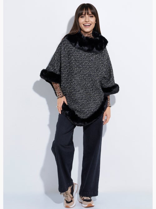 Capa poncho a cuadros con detalles de piel - AFIBEL - Kiabi