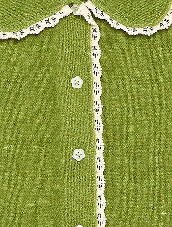 Cárdigan con botones decorativos y cuello Claudine