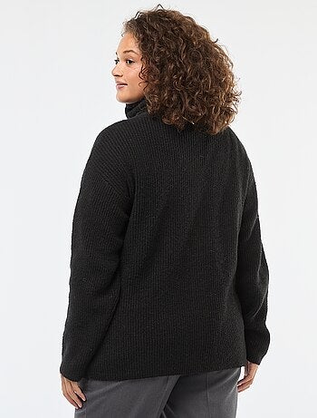 Chaleco con cremallera y cuello chimenea