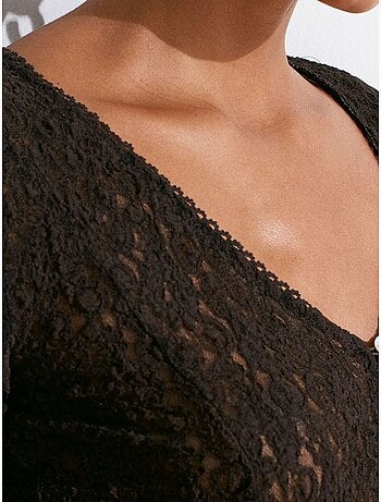Cárdigan de encaje con cuello en V y botones