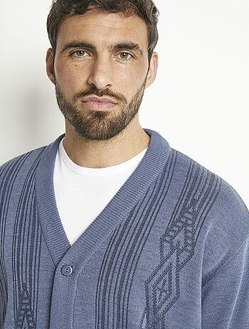 Cárdigan de lana con cuello de pico y manga larga abotonado