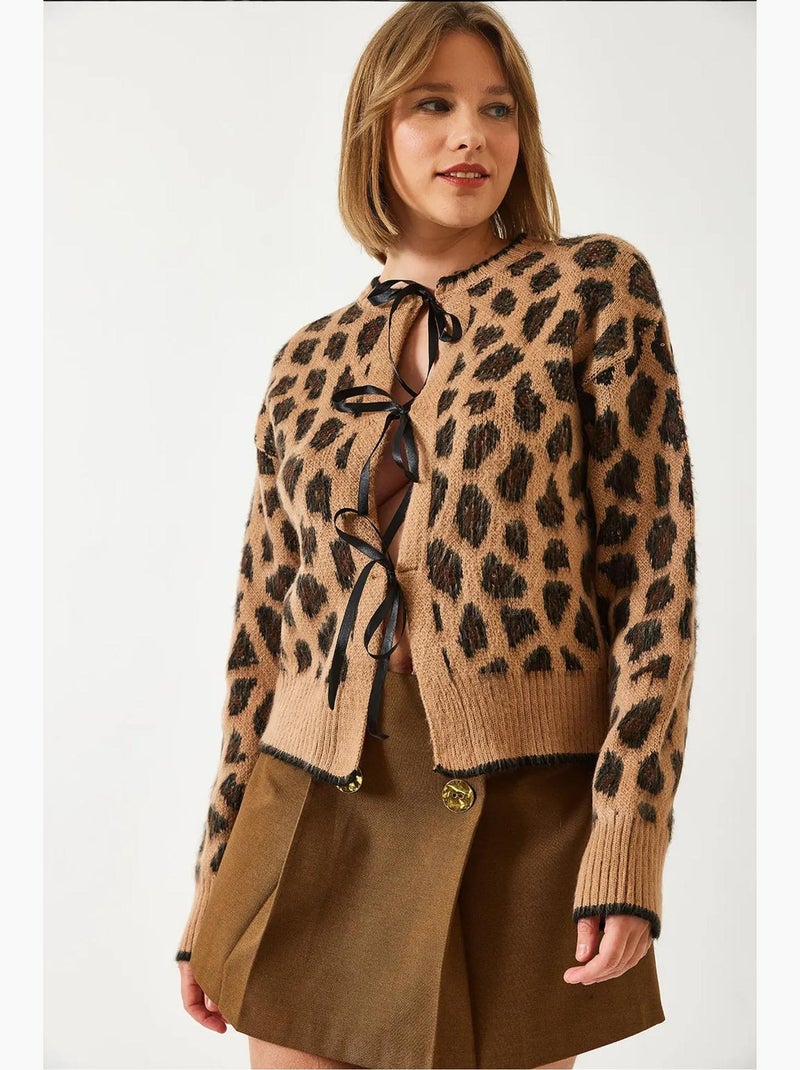 Cárdigan de punto con estampado de leopardo lucci Camel - Kiabi