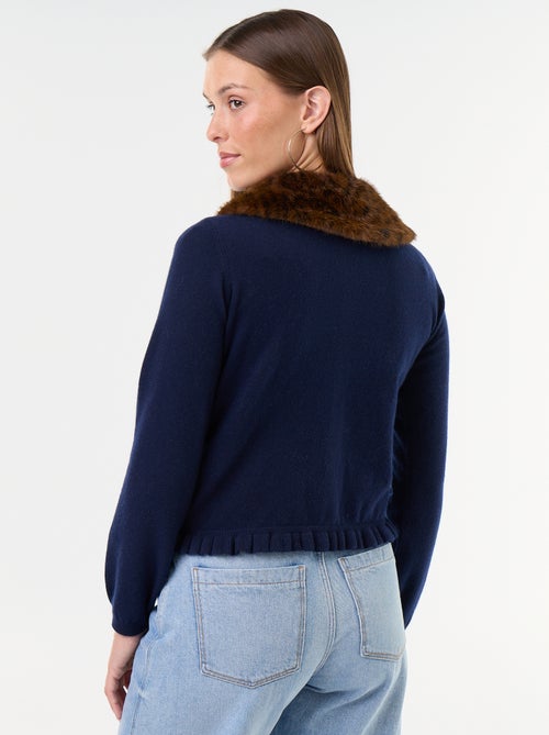 Cárdigan liso con cuello de pelo sintético - Kiabi Cárdigan liso con cuello de pelo sintético - Kiabi