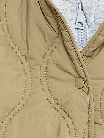 Cazadora acolchada con capucha