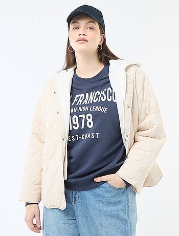 Cazadora acolchada con capucha y pechera interior de felpa extraíble