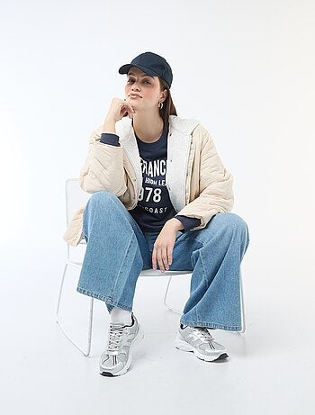 Cazadora acolchada con capucha y pechera interior de felpa extraíble