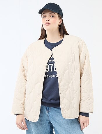 Cazadora acolchada con capucha y pechera interior de felpa extraíble