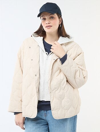 Cazadora acolchada con capucha y pechera interior de felpa extraíble