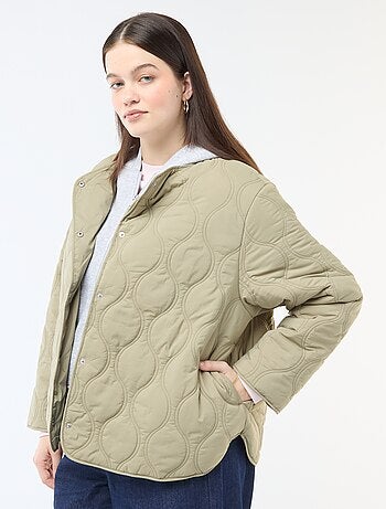 Cazadora acolchada con capucha y pechera interior de felpa extraíble