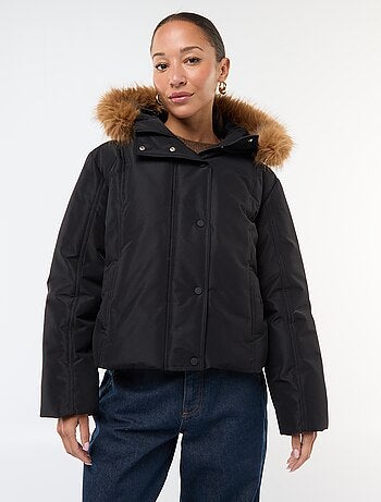 Cazadora acolchada corta con capucha y ribete de pelo sintético 'JDY'