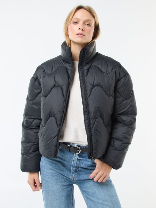 Cazadora acolchada corta con cuello alto y bolsillos forrados de polar - Kiabi