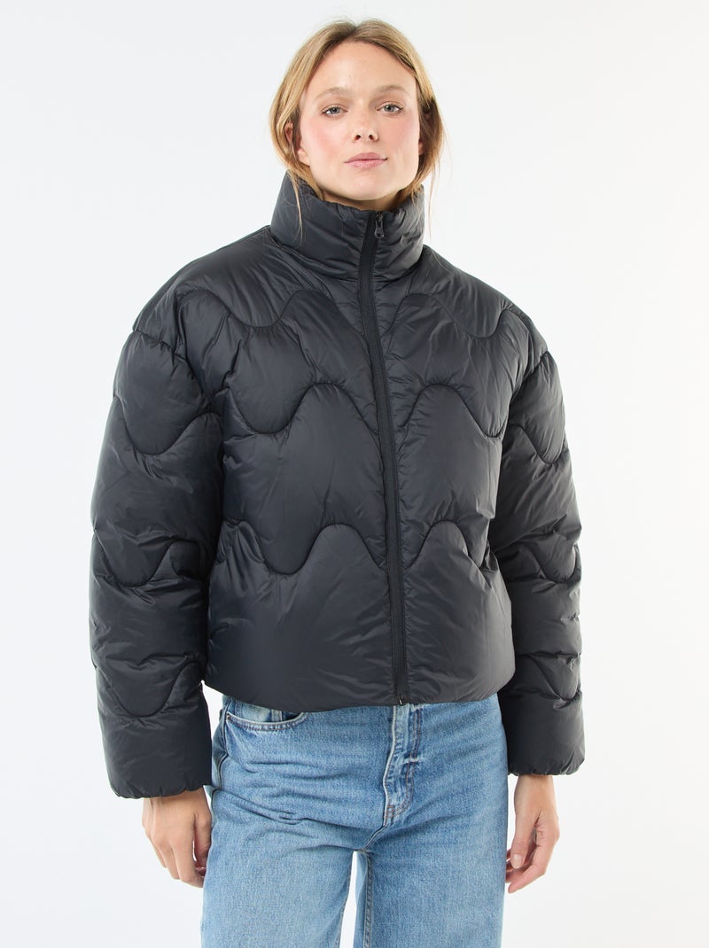 Cazadora acolchada corta con cuello alto y bolsillos forrados de polar Negro - Kiabi