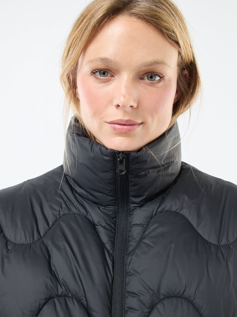 Cazadora acolchada corta con cuello alto y bolsillos forrados de polar Negro - Kiabi