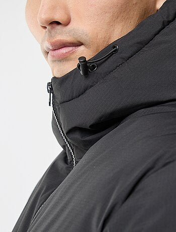 Cazadora acolchada larga con capucha lisa