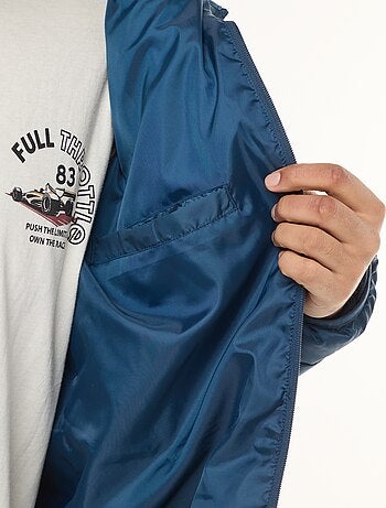 Cazadora acolchada ligera con capucha