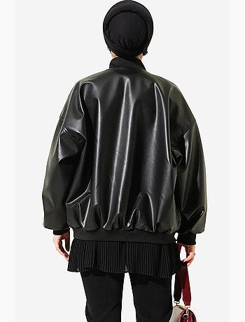 Cazadora bomber oversize de cuero sintético color block bdart