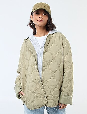 Cazadora con capucha y pechera de felpa extraíble