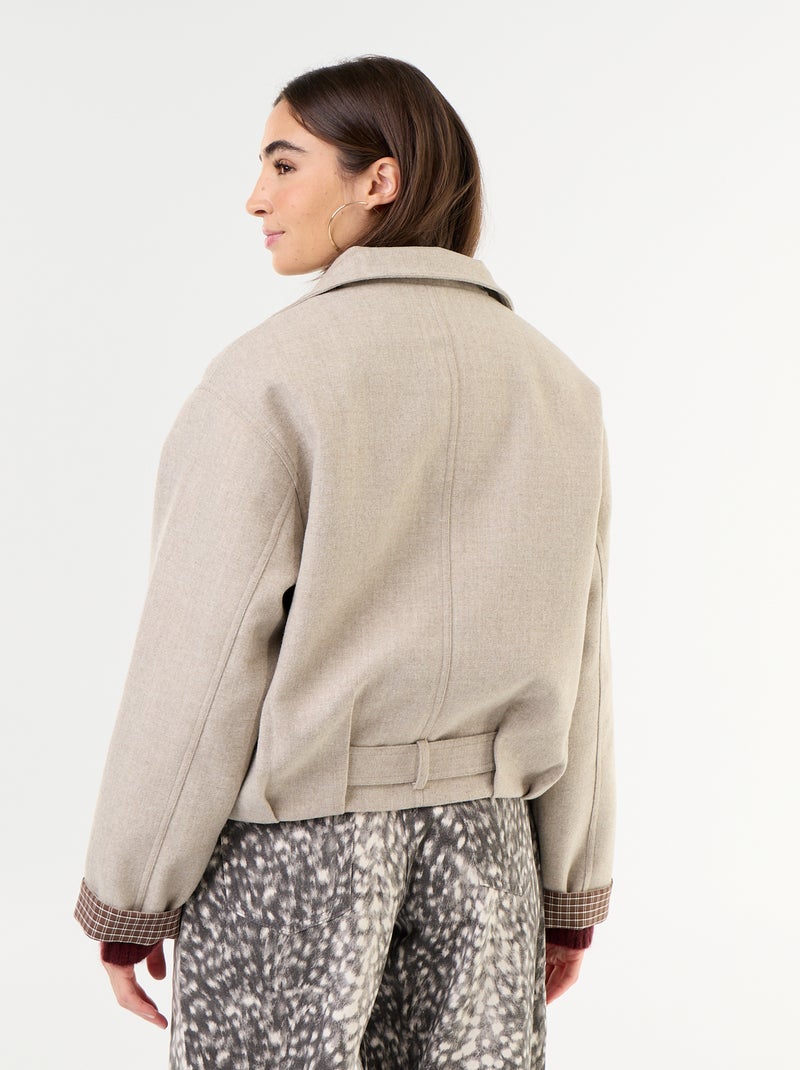 Cazadora corta efecto lana con cinturón integrado Beige - Kiabi