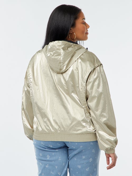 Cazadora dorada con capucha - Kiabi