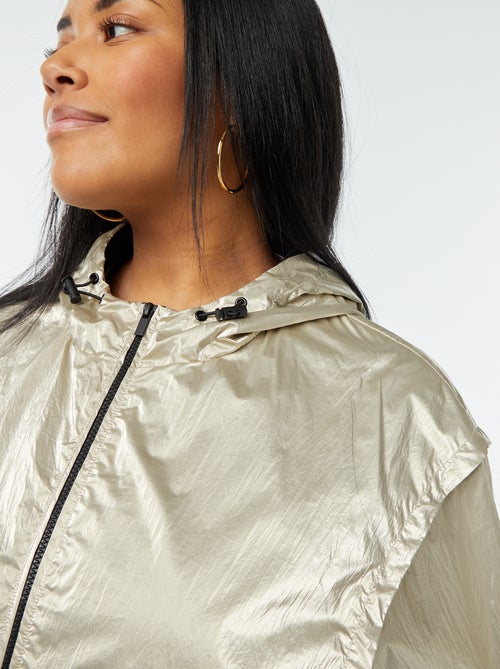 Cazadora dorada con capucha - Kiabi