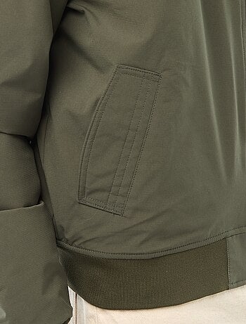 Cazadora estilo aviador con bolsillo con cremallera en la manga