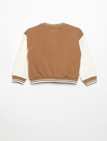 Cazadora estilo universitario americano
