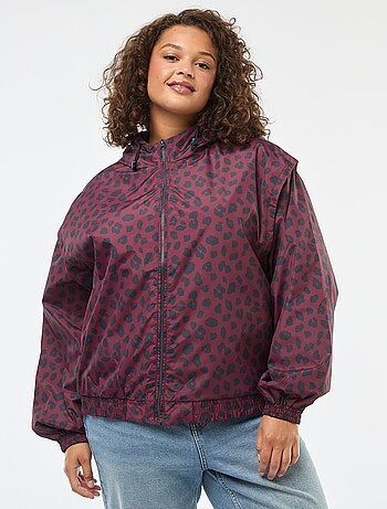 Cazadora impermeable estilo cortavientos con capucha