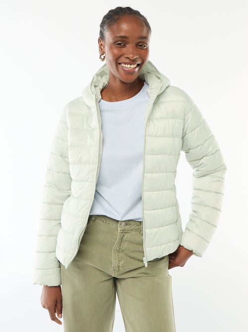 Cazadora ligera acolchada con capucha lisa - Kiabi Cazadora ligera acolchada con capucha lisa - Kiabi
