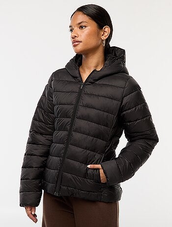 Cazadora ligera acolchada con capucha lisa