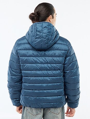 Cazadora ligera con capucha