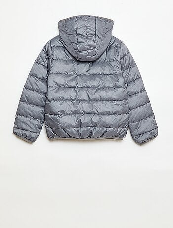 Cazadora ligera con capucha