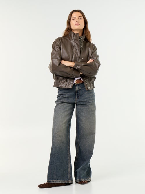 Cazadora oversize de efecto piel con cuello alto - Kiabi Cazadora oversize de efecto piel con cuello alto - Kiabi