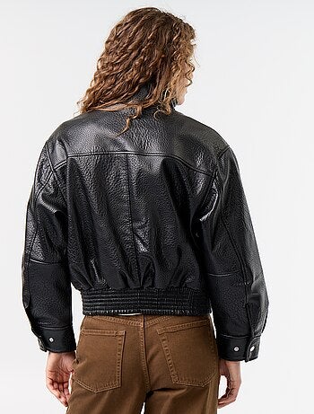 Cazadora oversize de efecto piel con cuello alto