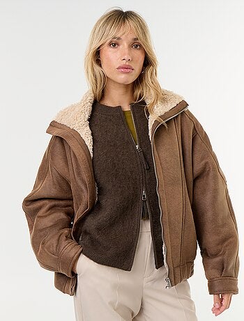 Cazadora tipo borrego estilo aviador