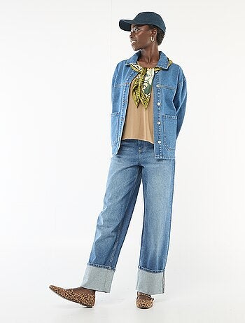 Cazadora vaquera con bolsillos de parche