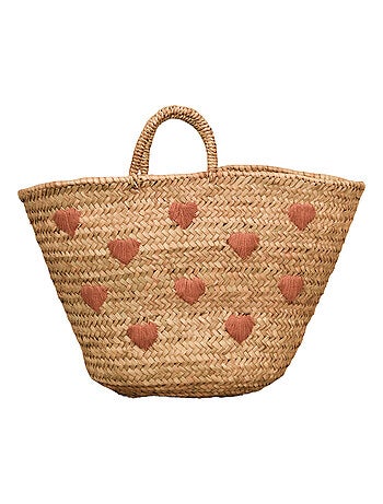 Cesta con corazones bordados