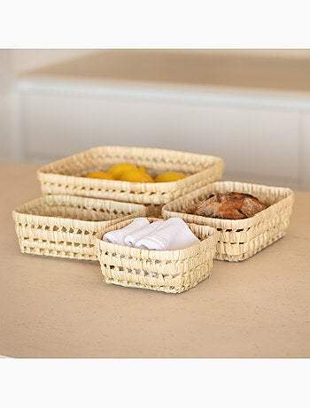 Cesta rectangular de hojas de palmera