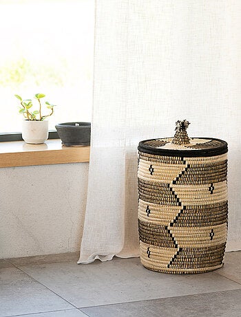 Cesto para la ropa con motivos étnicos en fibras naturales