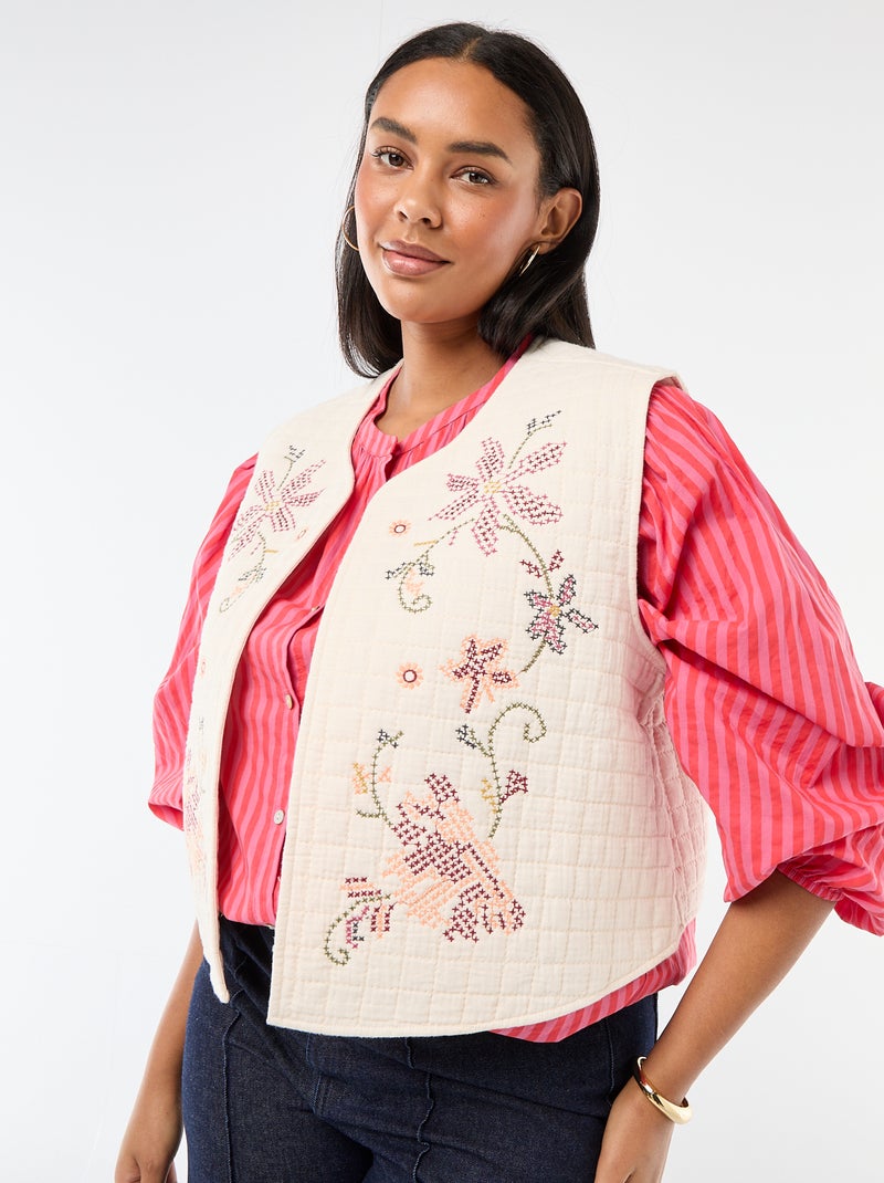 Chaleco acolchado con bordados Beige - Kiabi