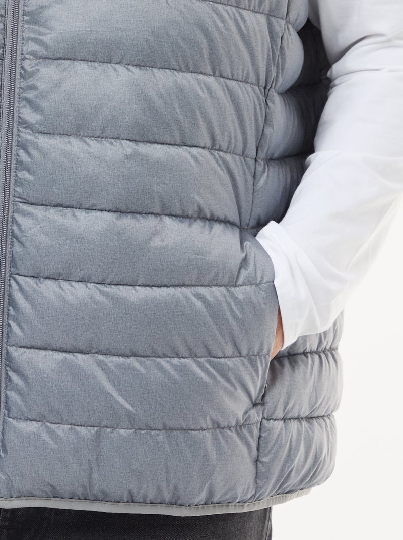 Chaleco acolchado ligero sin mangas con cuello alto Gris - Kiabi